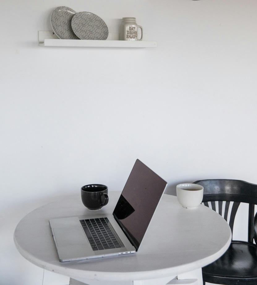 Hoe een Witte Salontafel Je Woonkamer Kan Transformeren